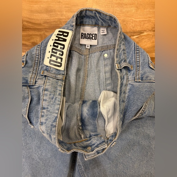 The Ragged Priest Light Wash Mom Jeans - Size 32 - Picture 2 of 4